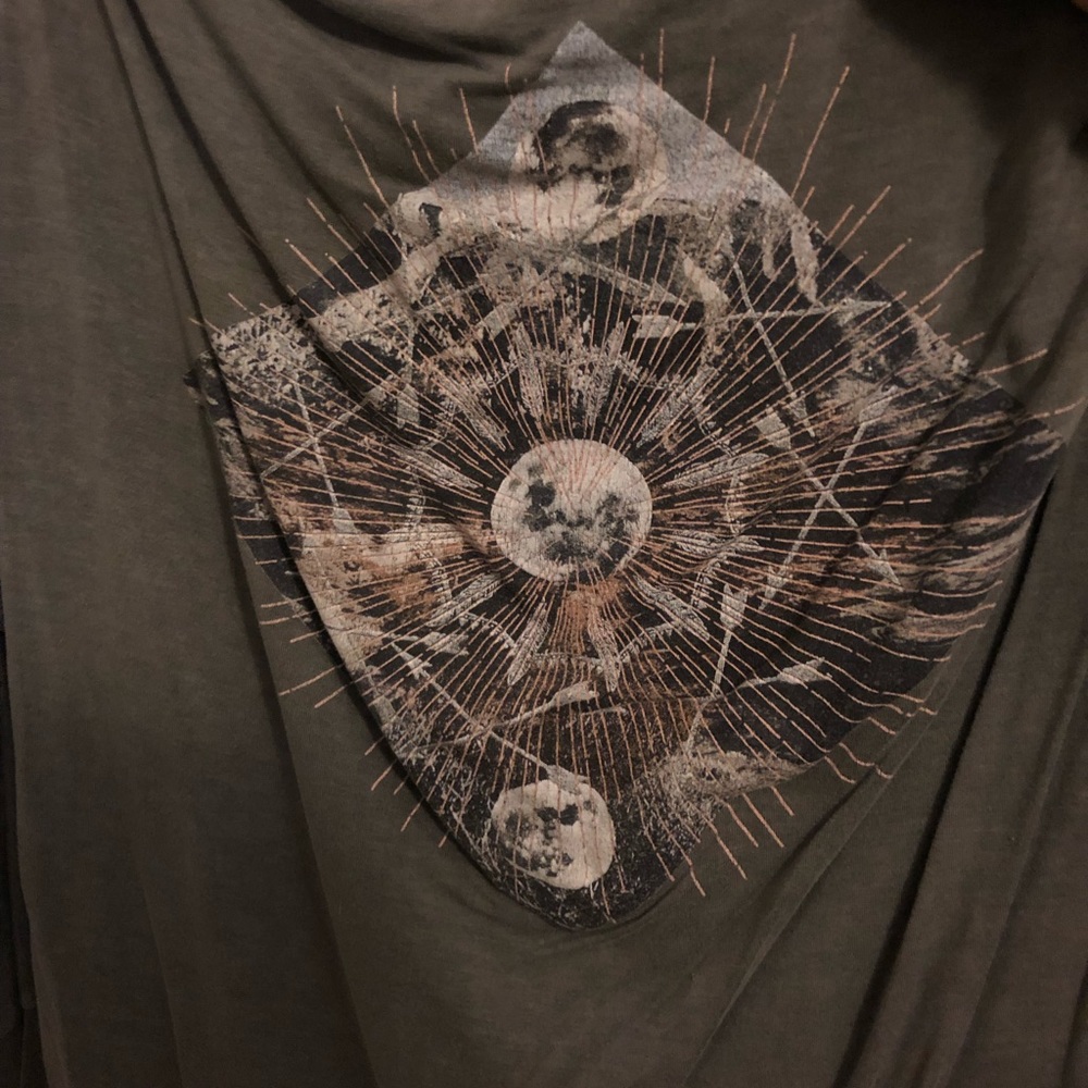 Off the shoulder long sleeve graphic top